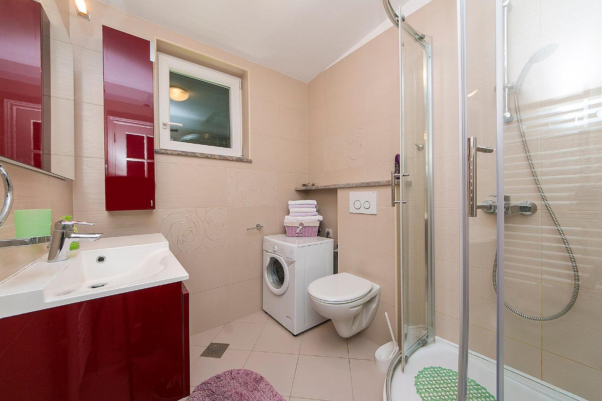 Apartment Gemuetliche Mit Terrasse In Bidol *